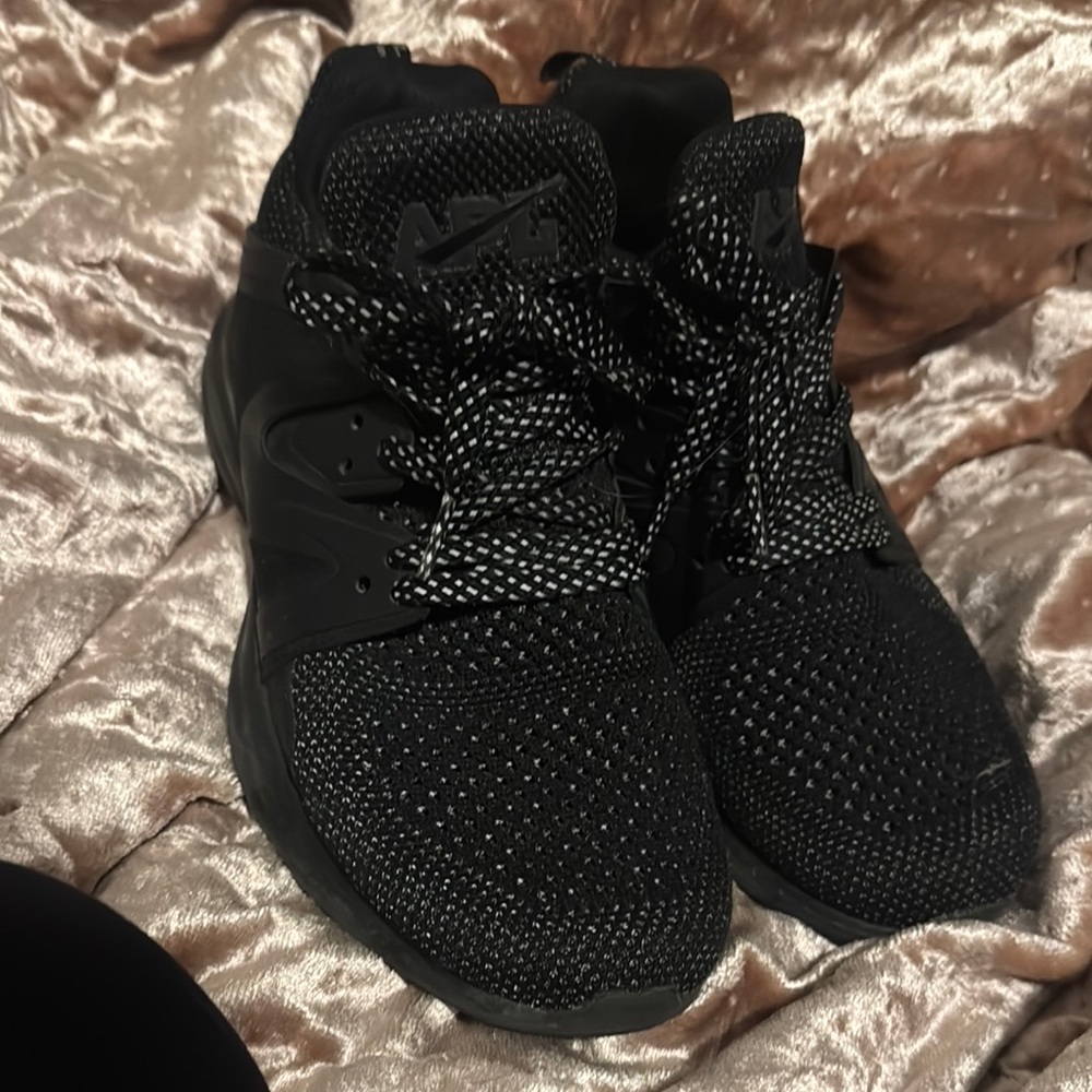 APL Knit Reflective Running Shoes